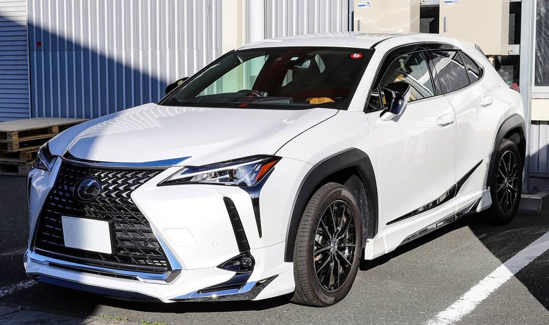 突然LEXUS UX 突然LEXUS UX